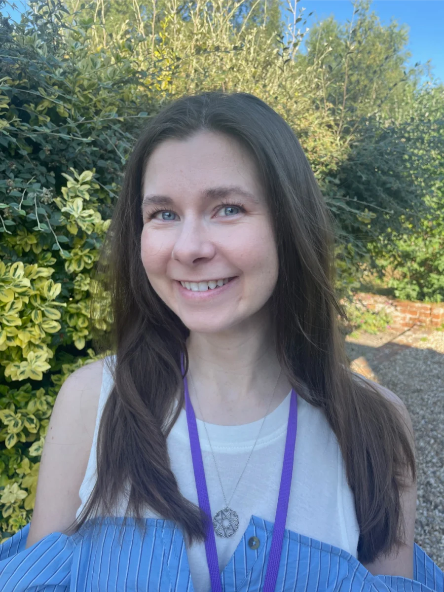 IMG_3630-2 Integrative counsellor Eva Bloomfield professional headshot